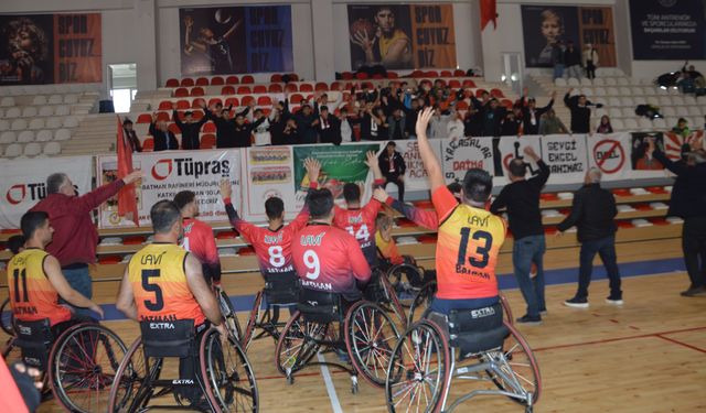 Genç Kızılay Gönüllülerinden Batmanlı Basketbolculara Destek